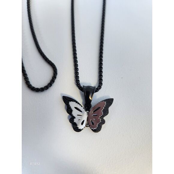 Stainless Steel Butterfly pendant with chain NWT - Picture 6 of 7